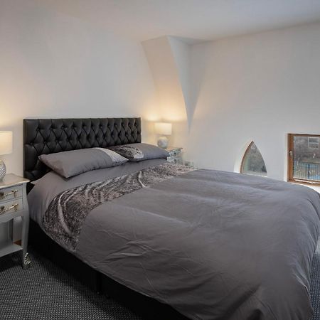 Elegant Church Conversion Close To Blackpool Tower Buitenkant foto